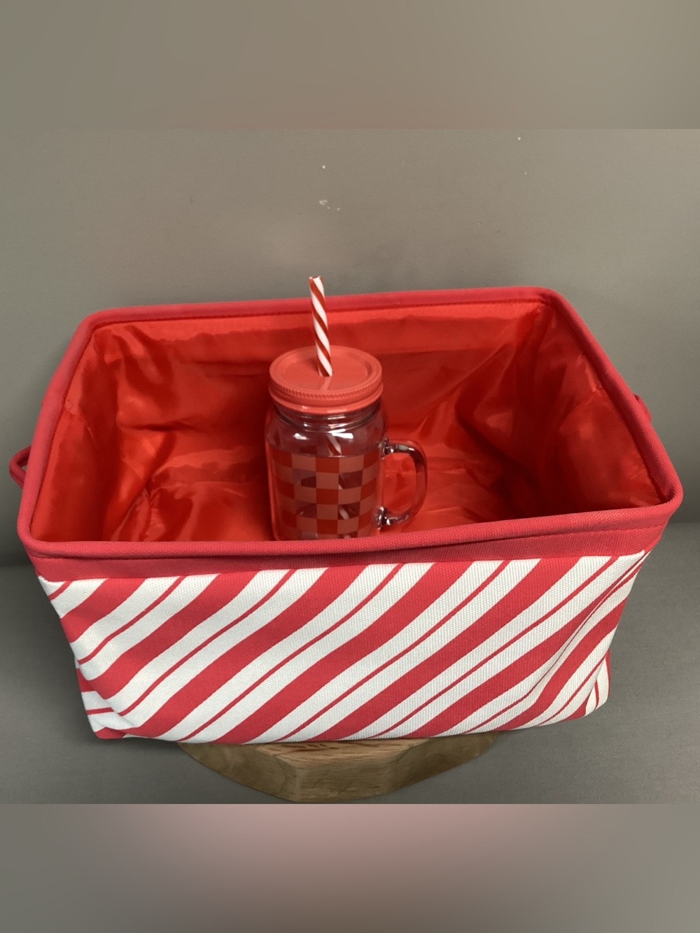🔴 The Pioneer Women & Hallmark Bundle - Beautiful Basket & Drink Mug w/ Straw